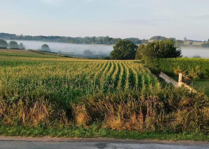 Belle Campagne Dans Les Combrailles Holiday home Saint-Julien-la-Genete